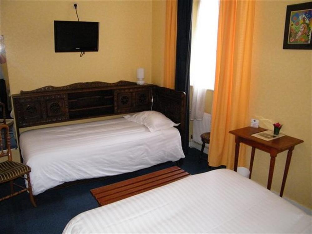 Balzac Hotel Fougeres Bagian luar foto