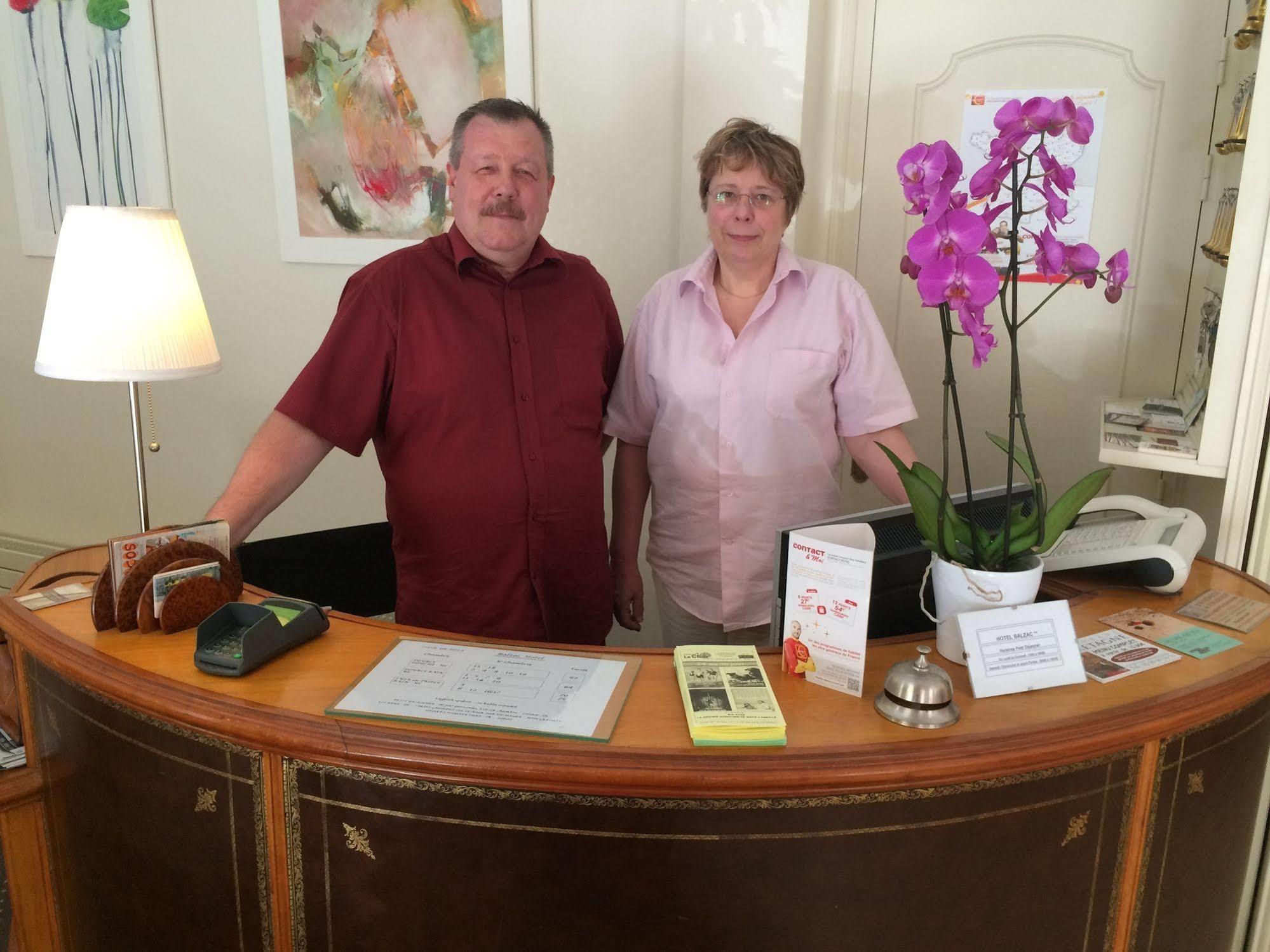 Balzac Hotel Fougeres Bagian luar foto