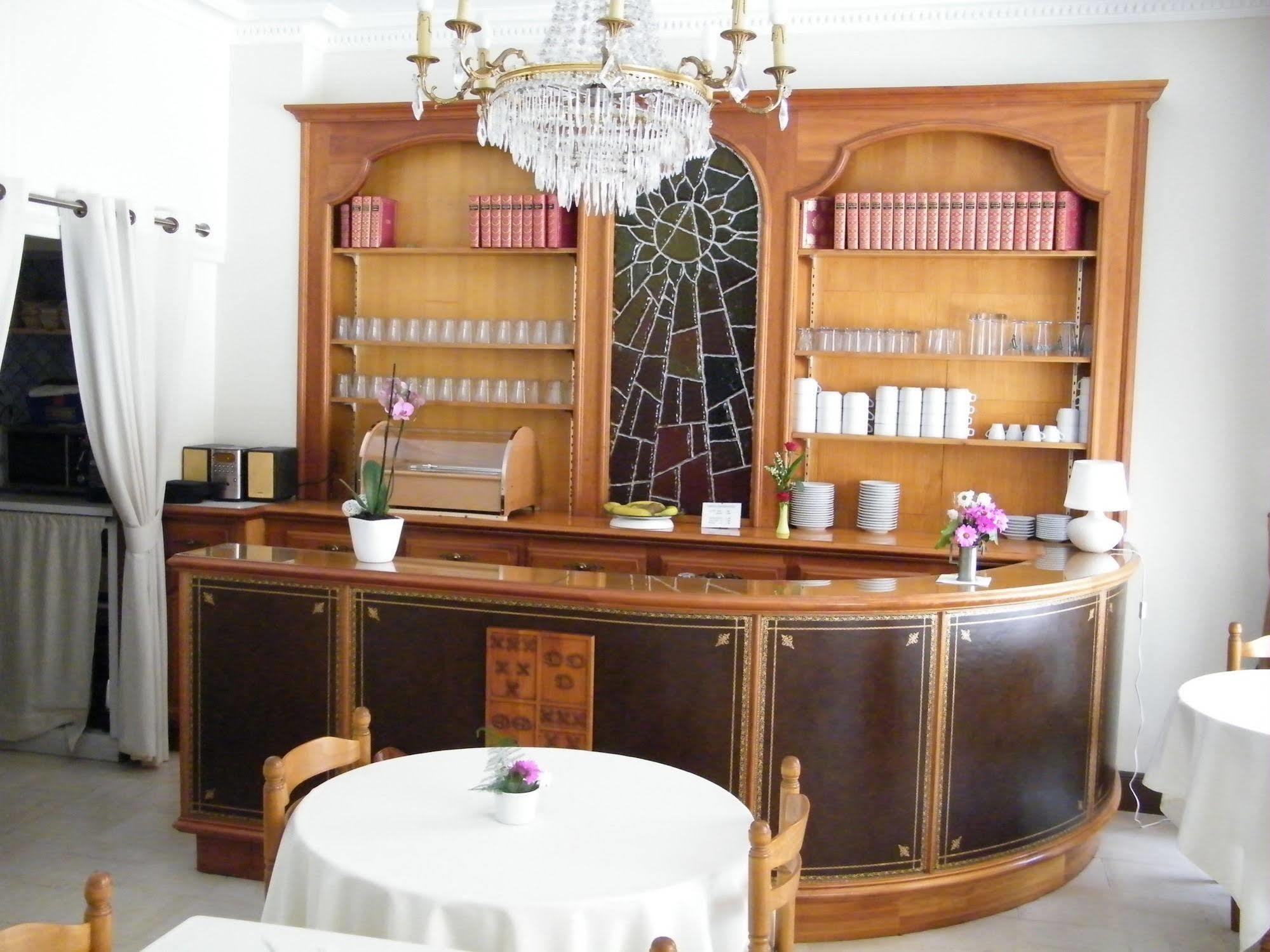 Balzac Hotel Fougeres Bagian luar foto