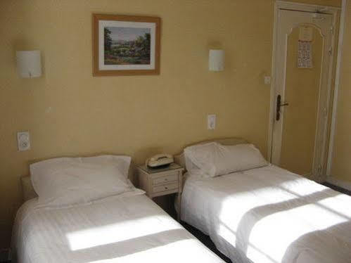 Balzac Hotel Fougeres Bagian luar foto